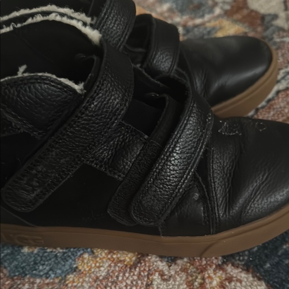 New Balance, Native and Ugg leather boots. - Picture 5 of 15